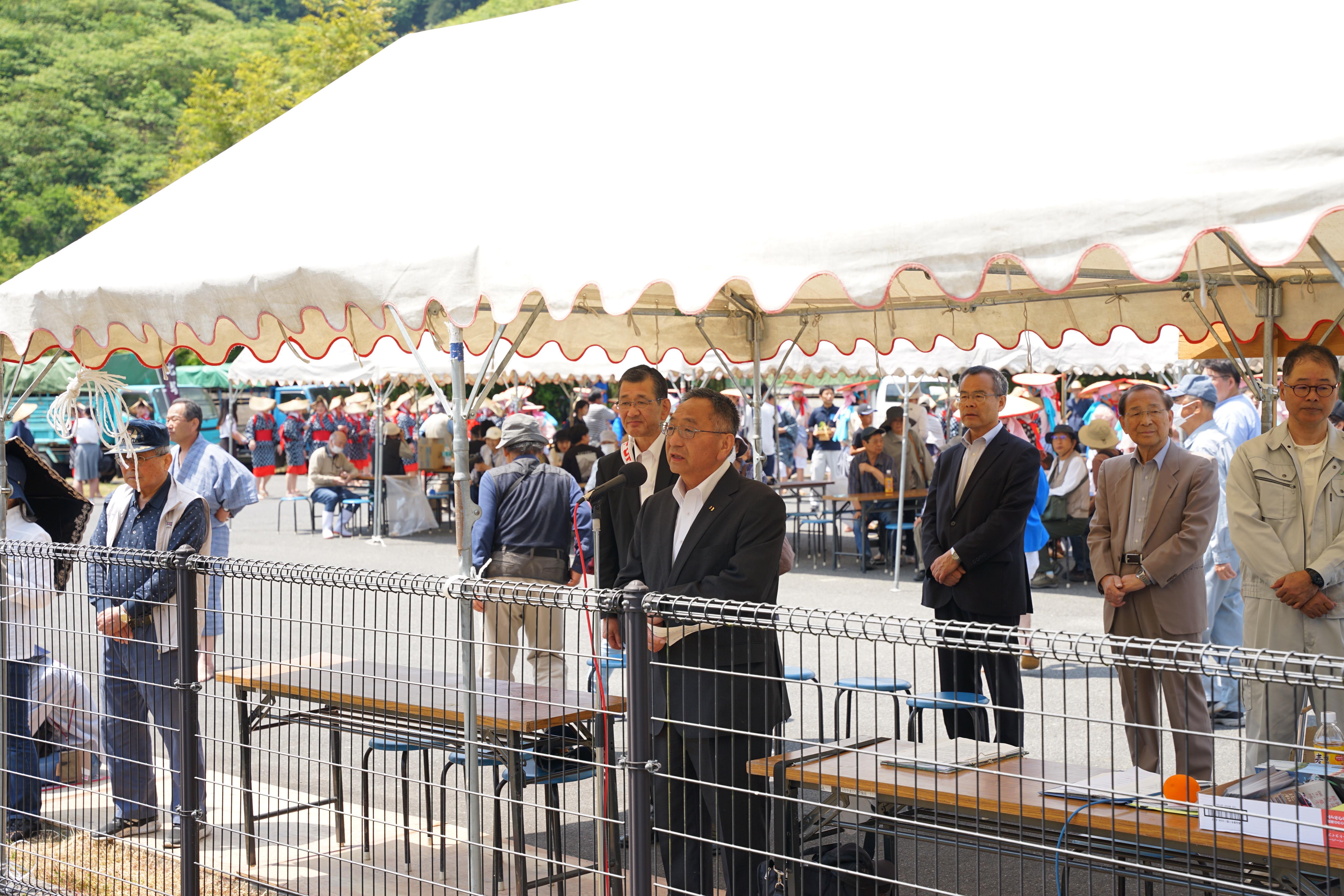 比和牛供養田植2024.jpg
