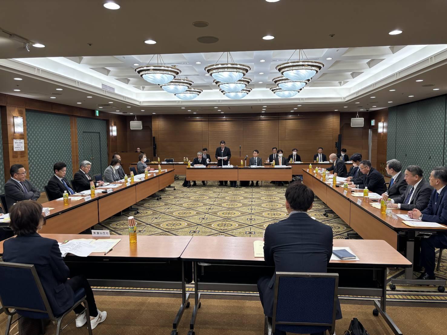 全国市議会議長会第182回建設運輸委員会.jpg