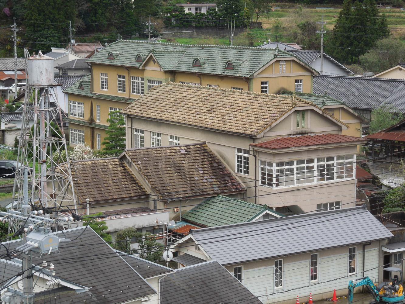 ヤマモトロックマシン自治寮食堂・娯楽室棟