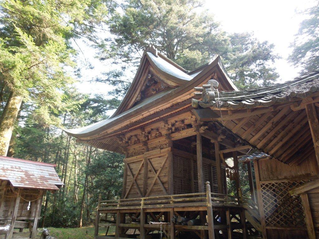 西原八幡神社本殿 西原八幡神社本殿