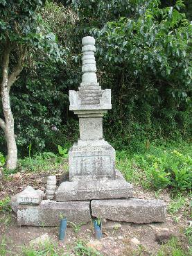 柳原宝篋印塔 柳原宝篋印塔
