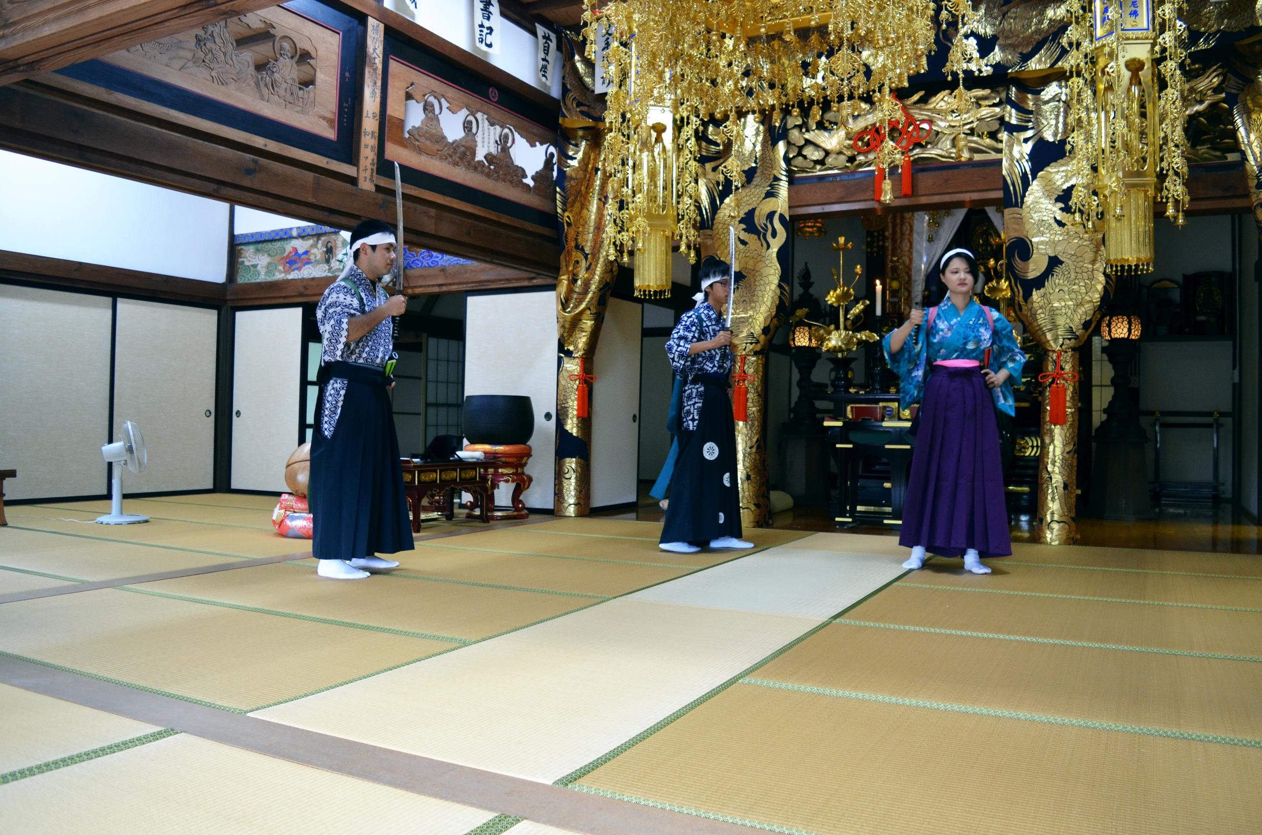 刀踊り 刀踊り