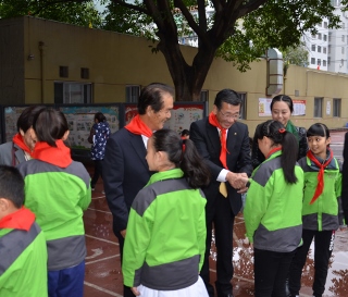 中国綿陽庄原小学校歓迎の画像